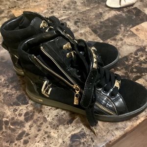 Size 7 Michael kors booties